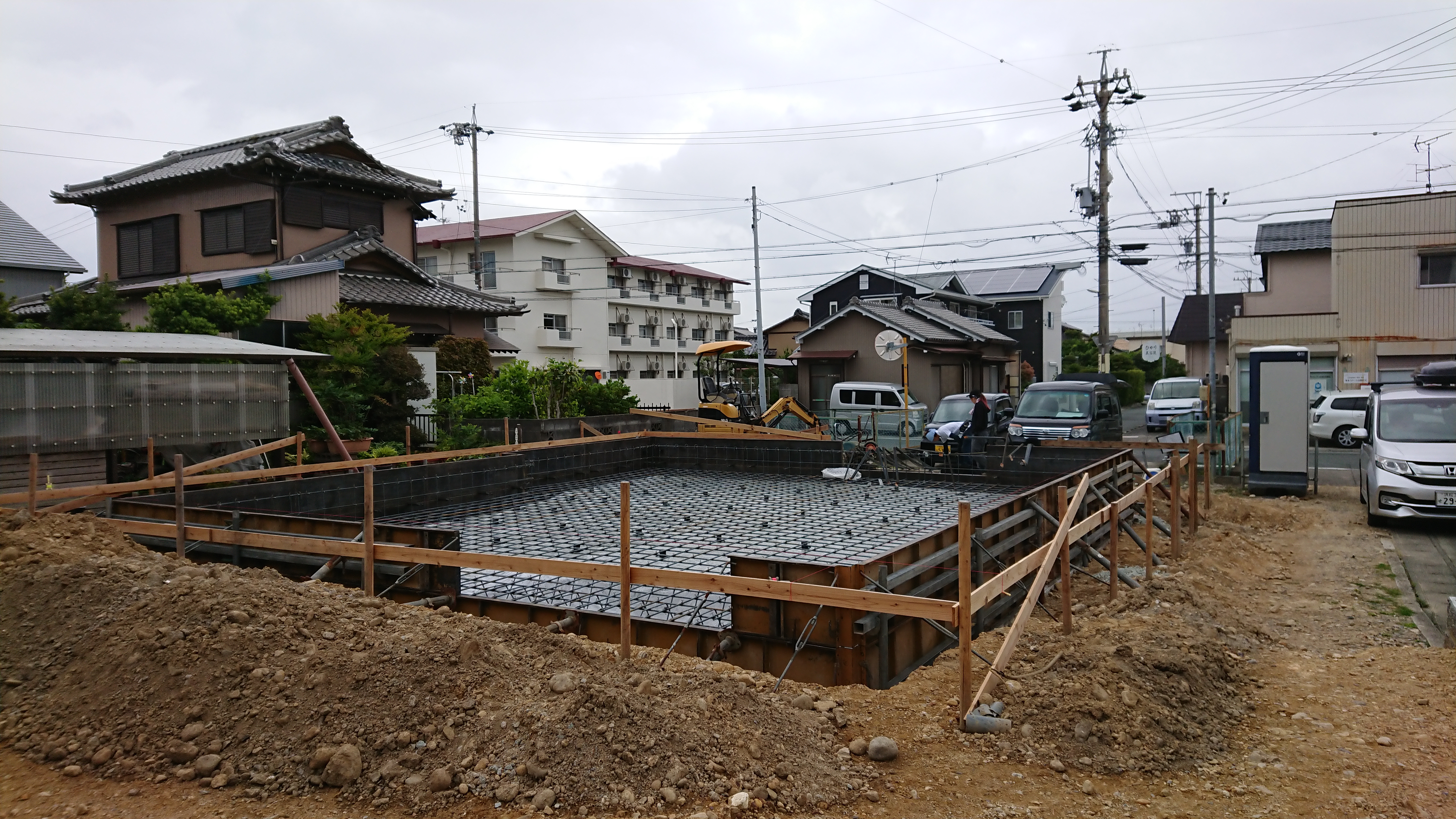 上島の杉の家、配筋が始まりました。